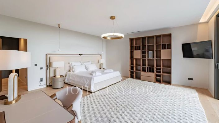 Image No.15-5 Bed House for sale