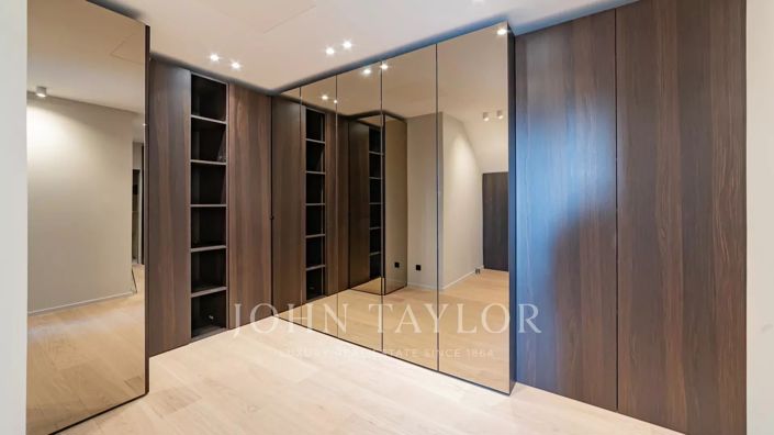Image No.17-5 Bed House for sale