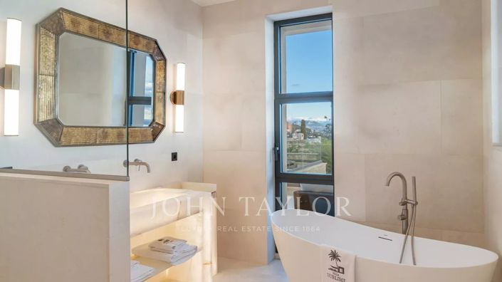 Image No.20-5 Bed House for sale