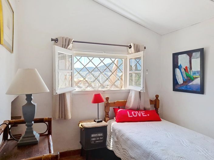 Image No.19-4 Bed House for sale