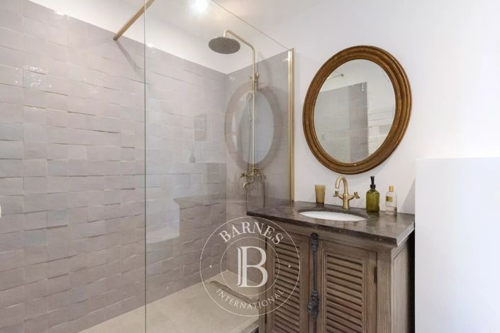 Image No.15-6 Bed House for sale