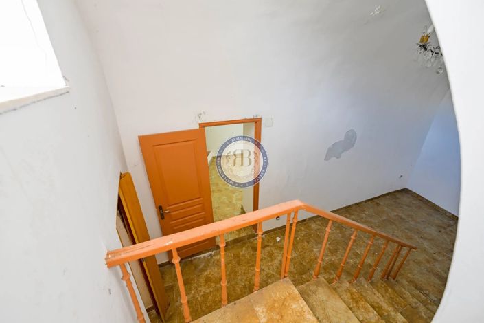 Image No.32-House for sale