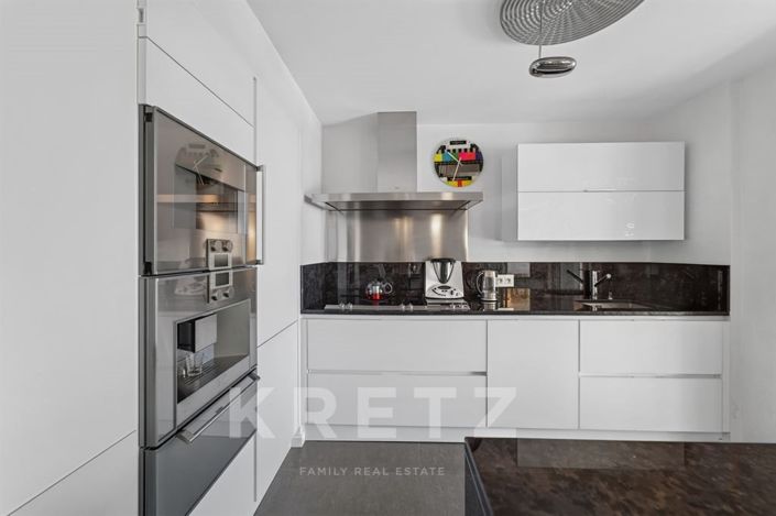 Image No.12-3 Bed House for sale