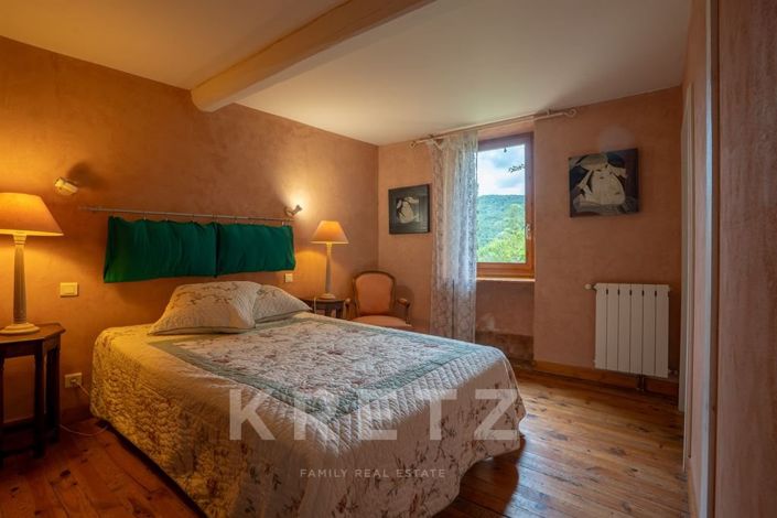 Image No.16-10 Bed House for sale