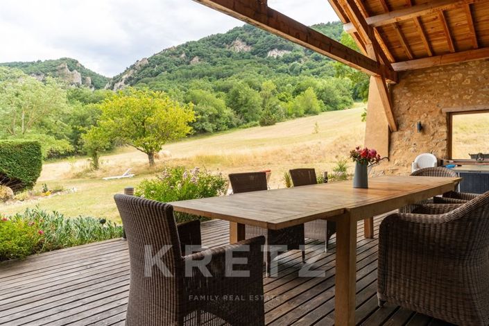 Image No.4-10 Bed House for sale