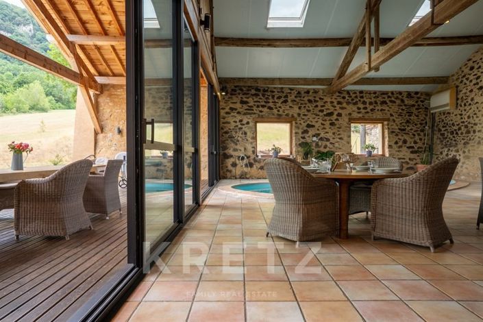 Image No.5-10 Bed House for sale