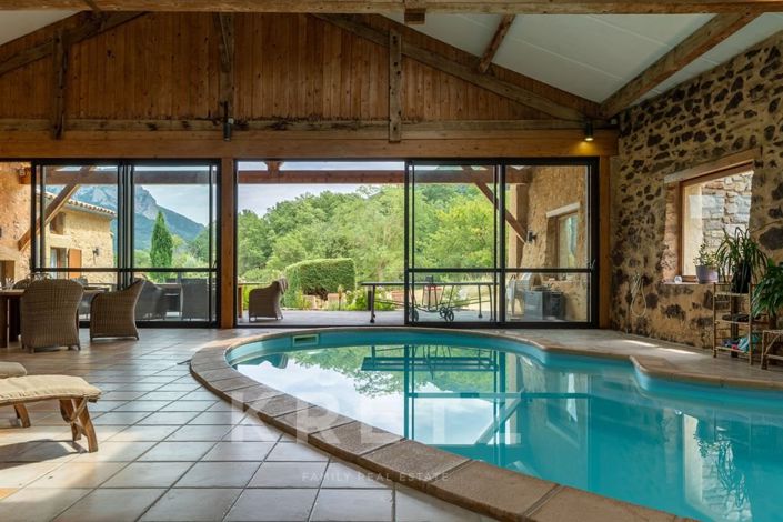 Image No.7-10 Bed House for sale