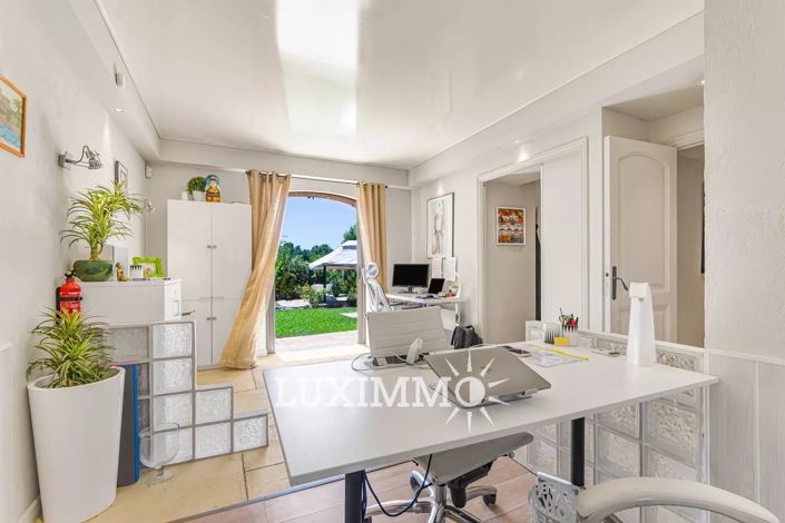 Image No.13-6 Bed House for sale