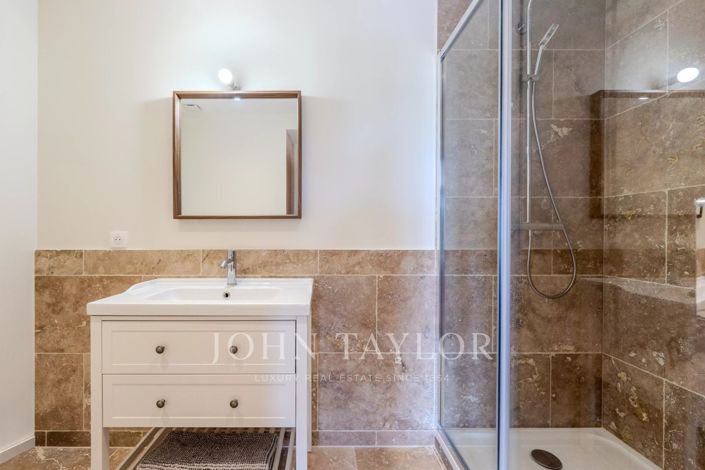 Image No.20-6 Bed House for sale