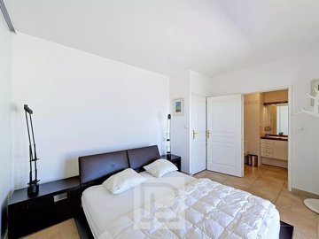 ava42q3m584rj7bm12