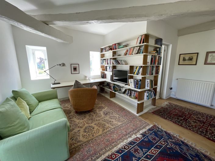 Image No.14-6 Bed House for sale