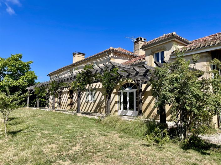 Image No.2-6 Bed House for sale