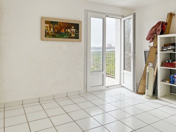 Image No.10-6 Bed House for sale