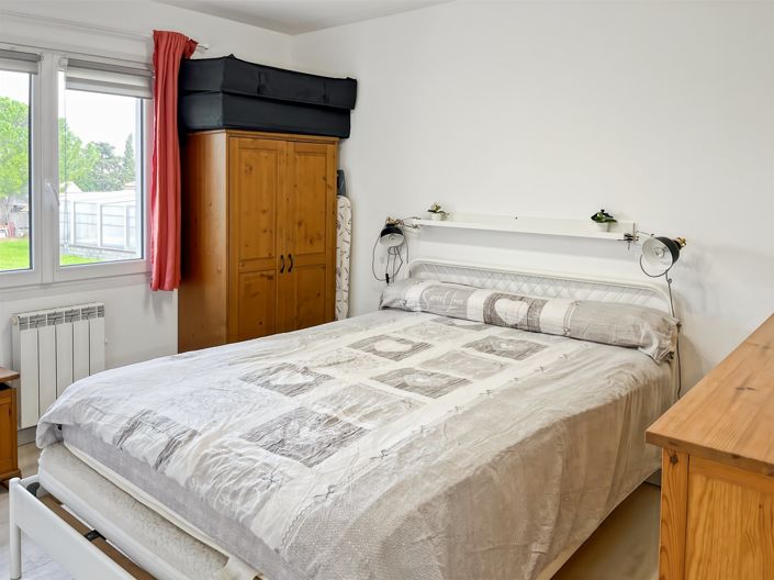 Image No.17-6 Bed House for sale