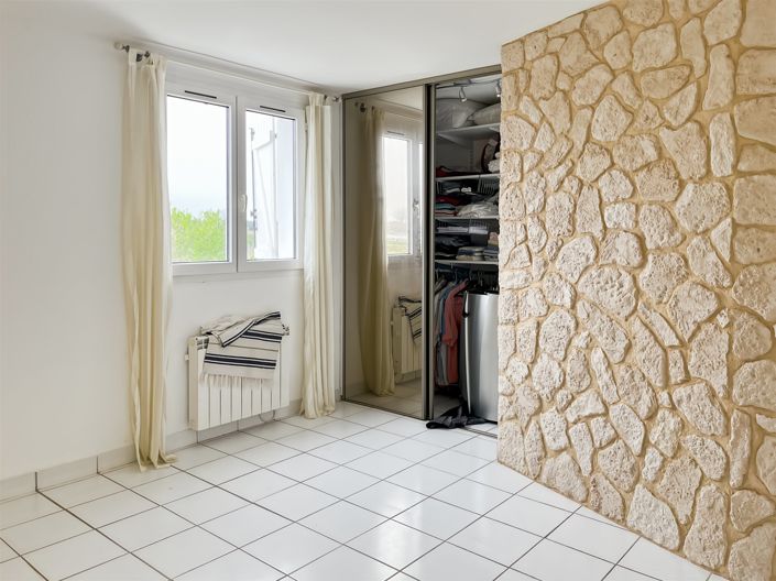 Image No.19-6 Bed House for sale