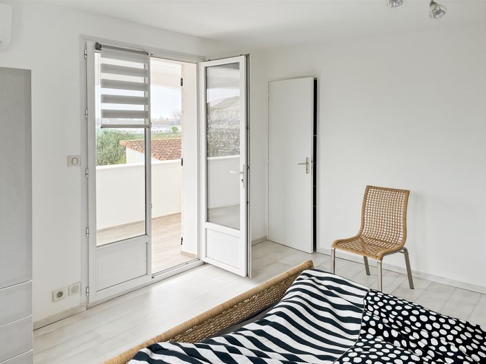 Image No.8-6 Bed House for sale