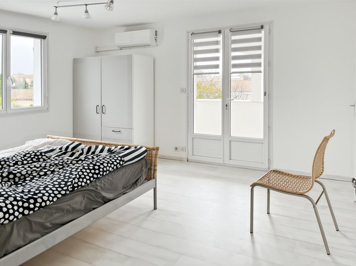 Image No.9-6 Bed House for sale