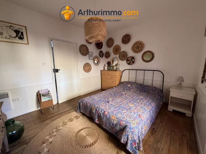 Image No.2-6 Bed House for sale