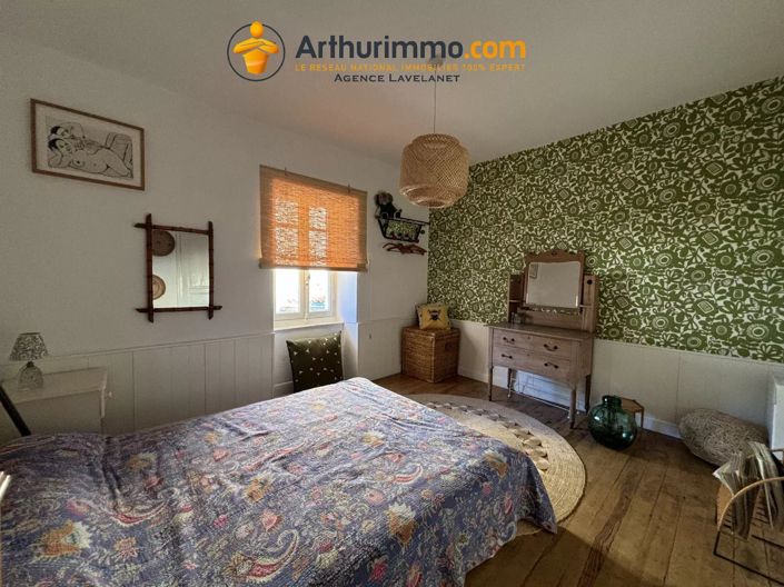 Image No.9-6 Bed House for sale