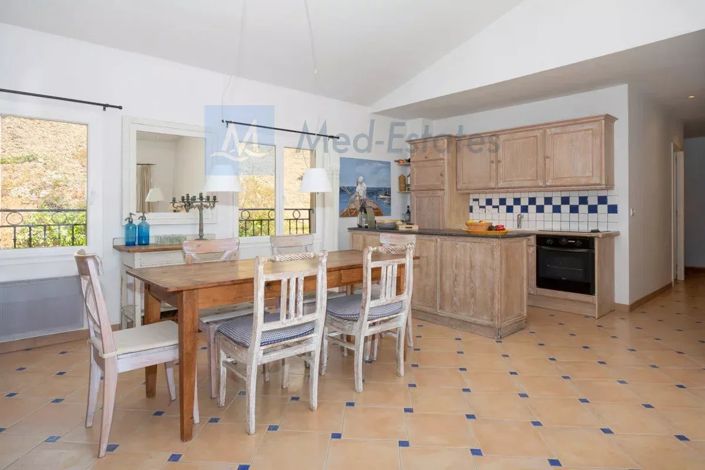 Image No.7-4 Bed Apartment for sale