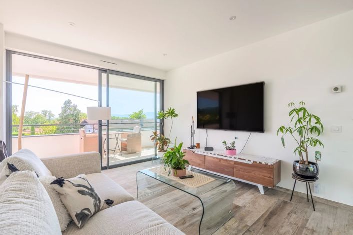 Image No.7-5 Bed House for sale