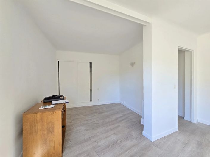 Image No.8-Apartment for sale