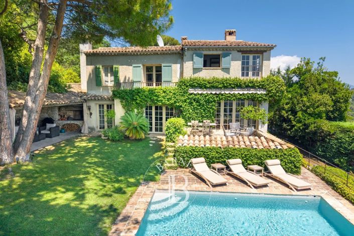 Image No.9-5 Bed House for sale