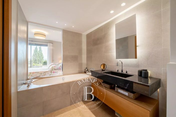 Image No.17-3 Bed Apartment for sale