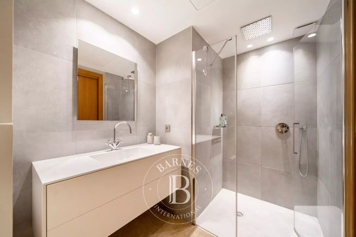 Image No.18-3 Bed Apartment for sale