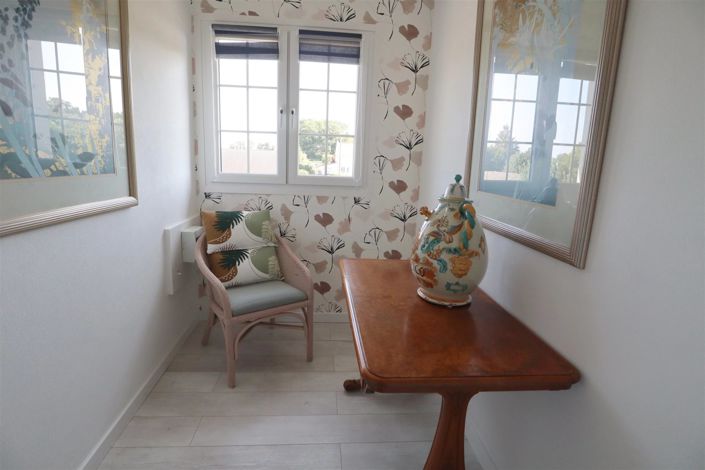 Image No.11-3 Bed House for sale
