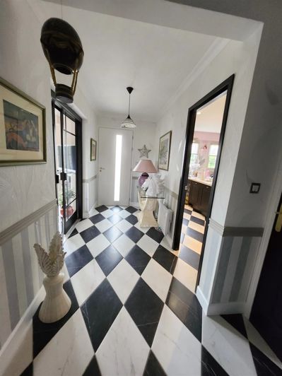 Image No.7-3 Bed House for sale