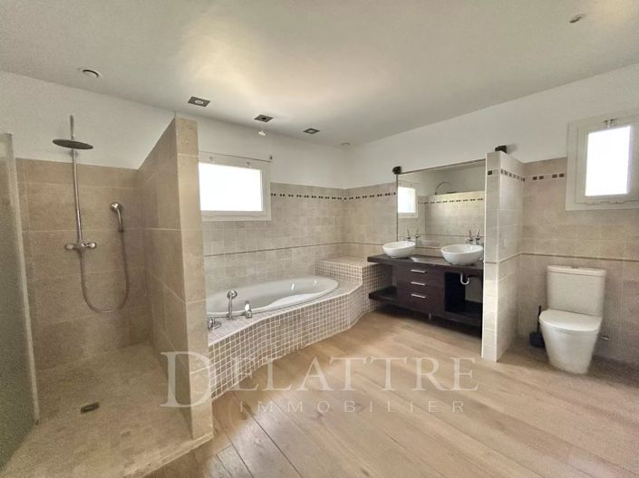 Image No.14-5 Bed House for sale