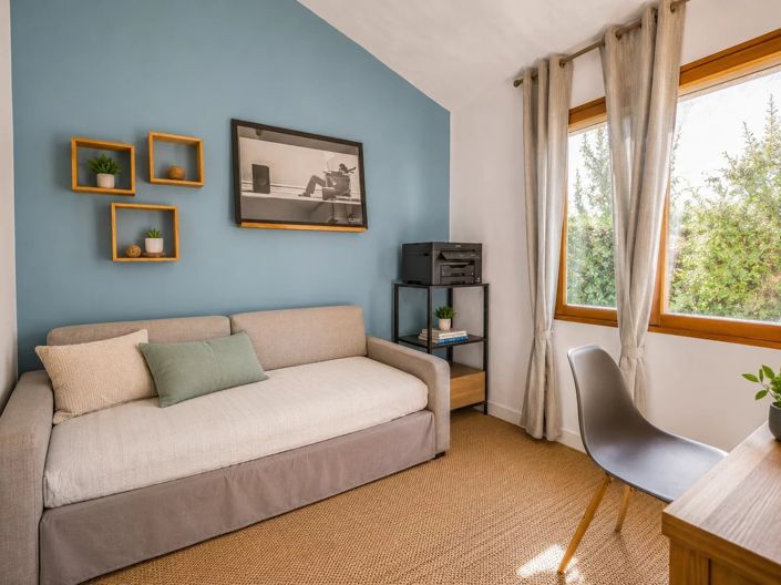 Image No.8-4 Bed House for sale