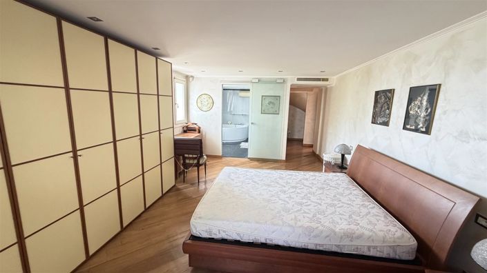 Image No.8-House for sale