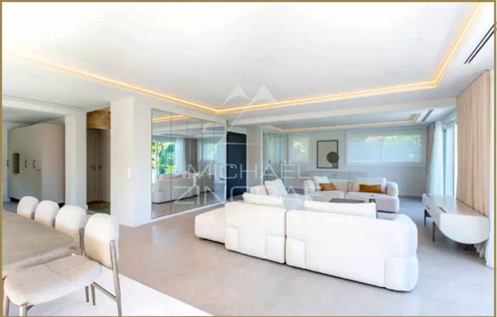 Image No.20-6 Bed House for sale