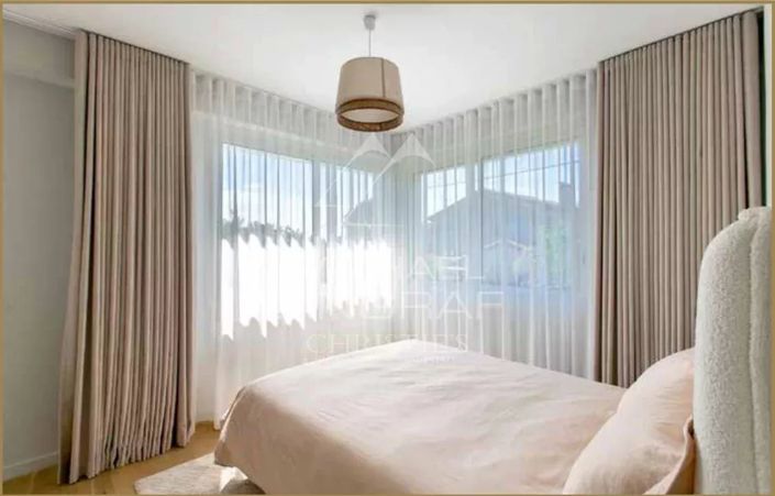 Image No.26-6 Bed House for sale