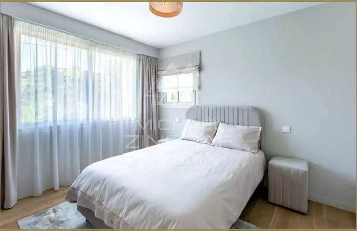 Image No.28-6 Bed House for sale