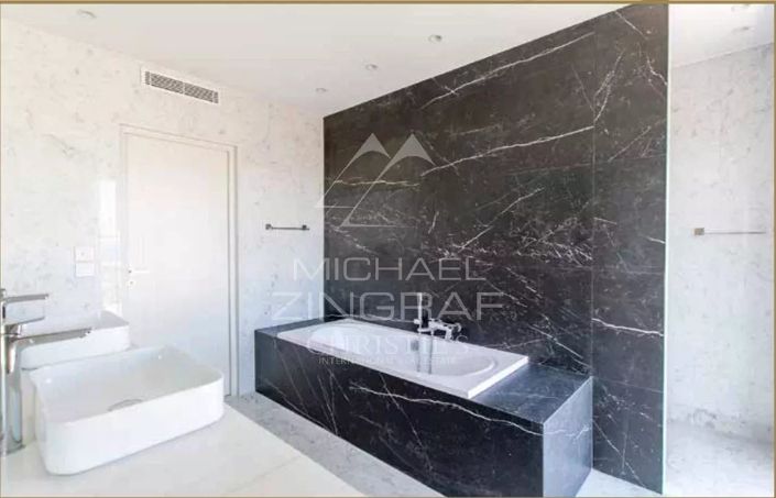 Image No.31-6 Bed House for sale