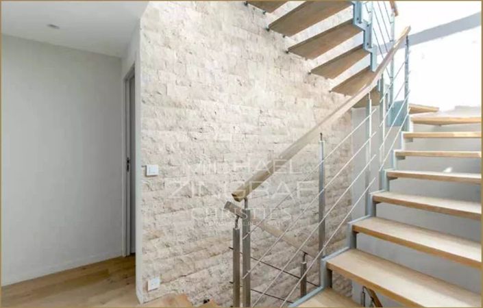 Image No.36-6 Bed House for sale