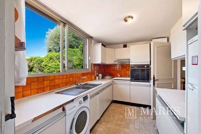 Image No.12-3 Bed Apartment for sale