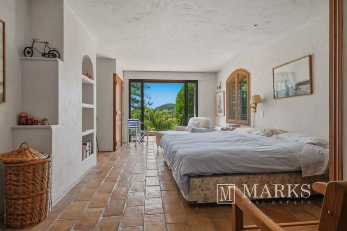 Image No.15-7 Bed House for sale