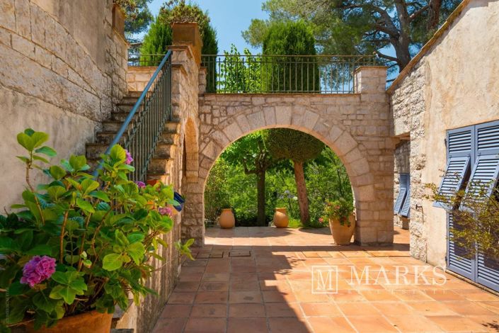Image No.18-7 Bed House for sale