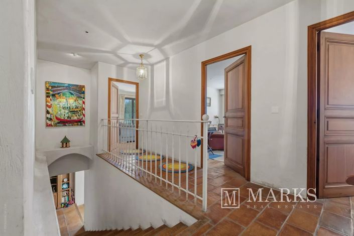 Image No.9-7 Bed House for sale