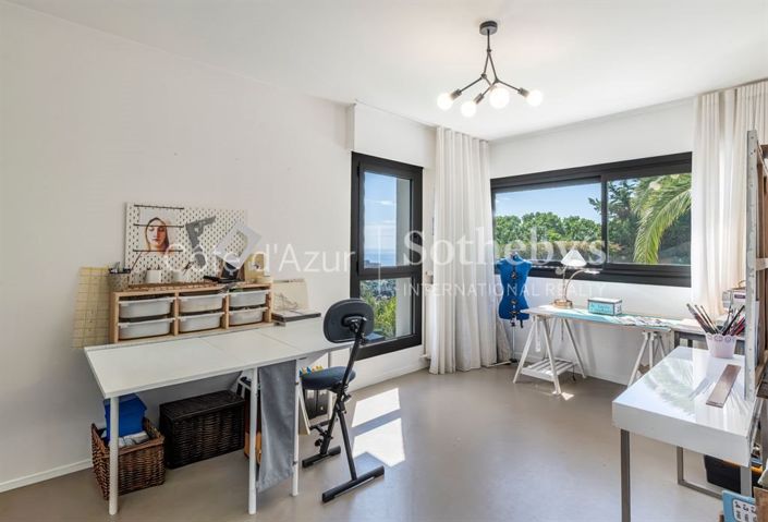 Image No.15-4 Bed House for sale