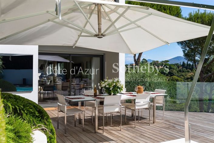 Image No.3-4 Bed House for sale