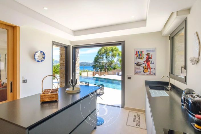 Image No.10-5 Bed House for sale