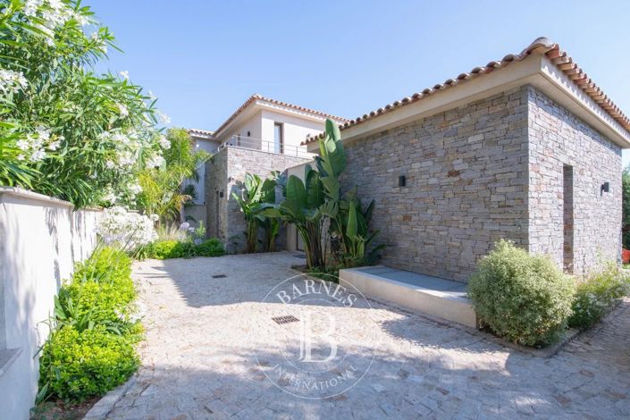 Image No.11-5 Bed House for sale