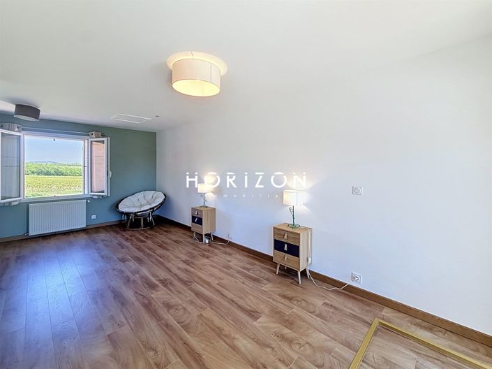 Image No.11-3 Bed House for sale