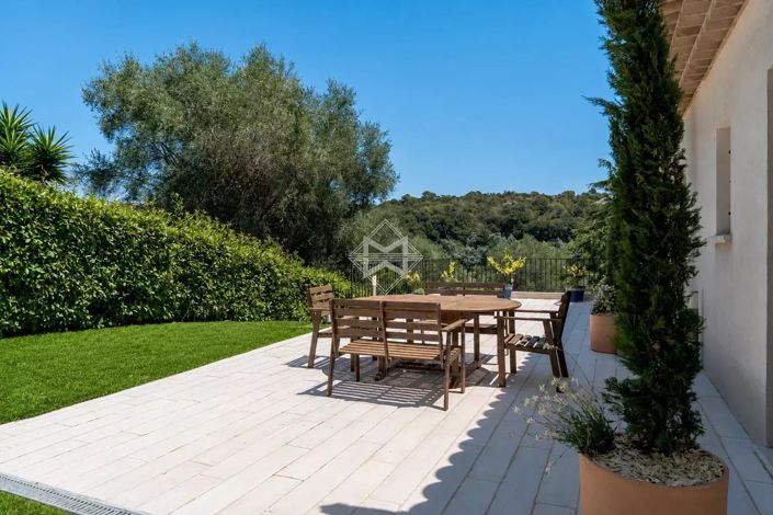 Image No.5-5 Bed House for sale