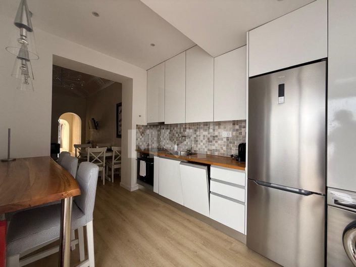 Image No.10-3 Bed House for sale
